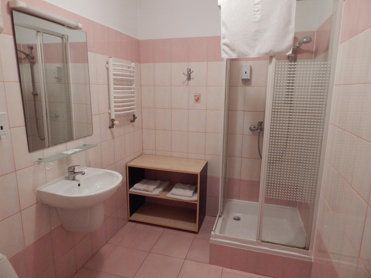 Karpaty Viking Motel Nizhneye Sinevidnoye Eksteriør billede